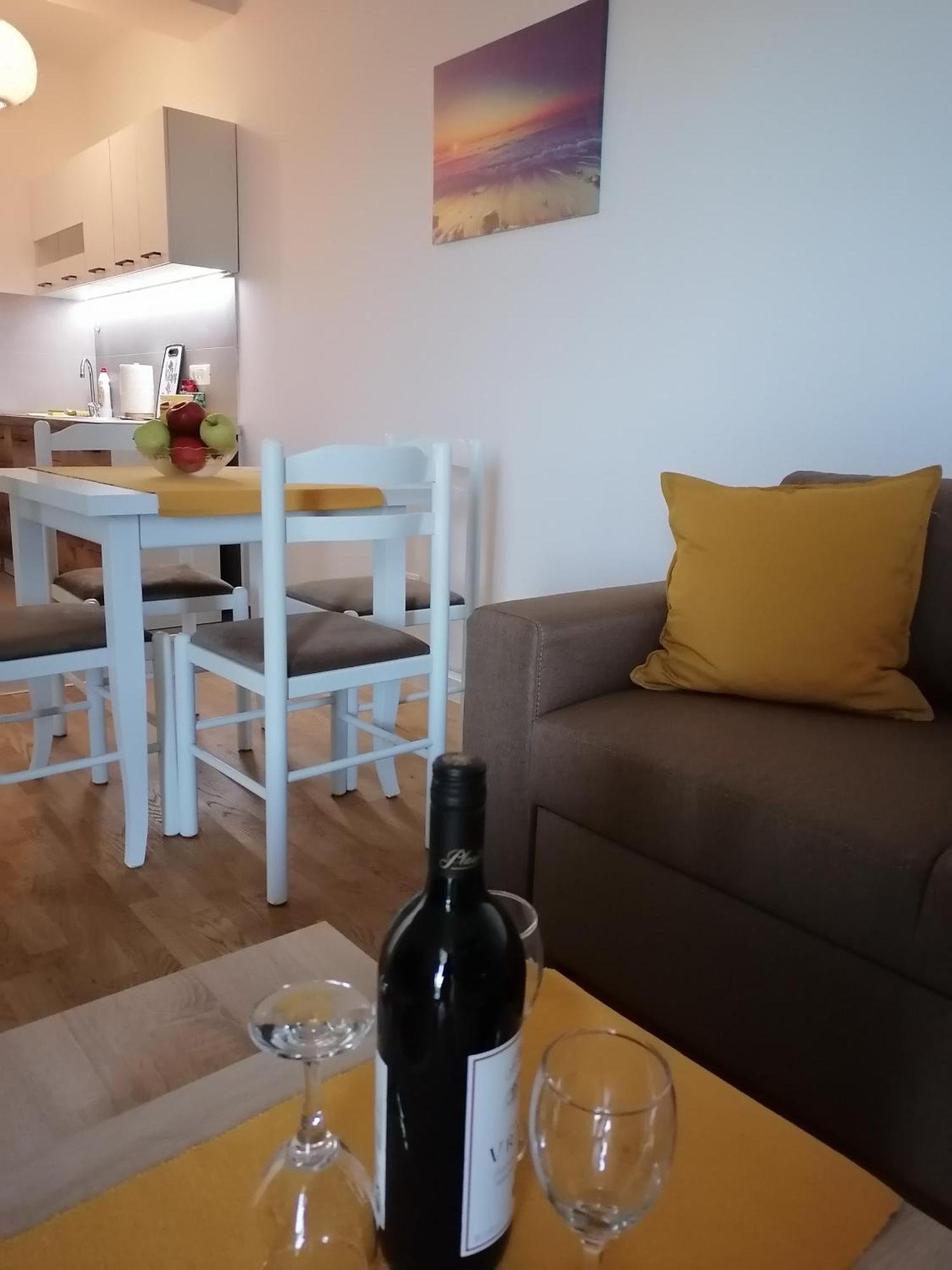 Vegi Apartments Бар Екстериор снимка